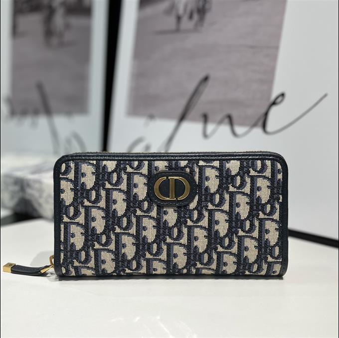 2025228Y 250P182145840